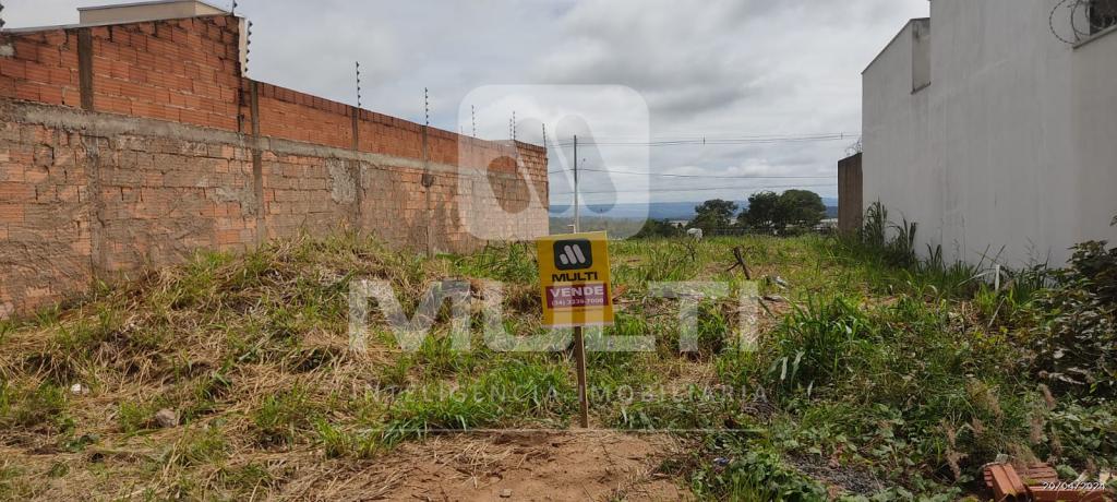 Terreno à venda com 1 quarto, 250m² - Foto 5