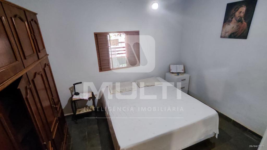 Chácara à venda com 4 quartos, 266m² - Foto 2