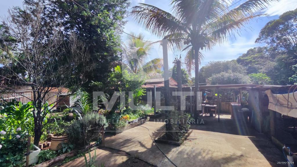 Chácara à venda com 4 quartos, 266m² - Foto 11