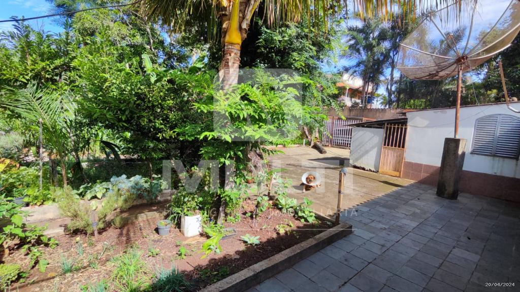 Chácara à venda com 4 quartos, 266m² - Foto 12