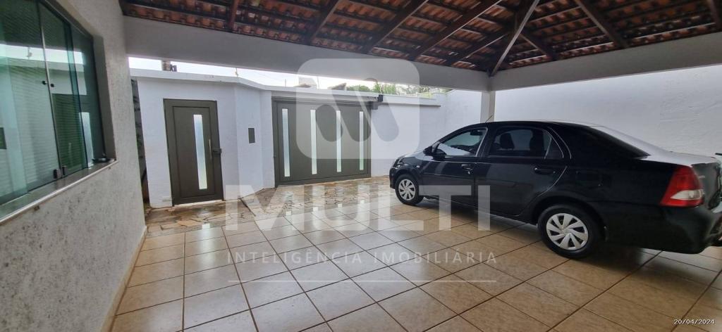 Casa à venda com 4 quartos, 262m² - Foto 2