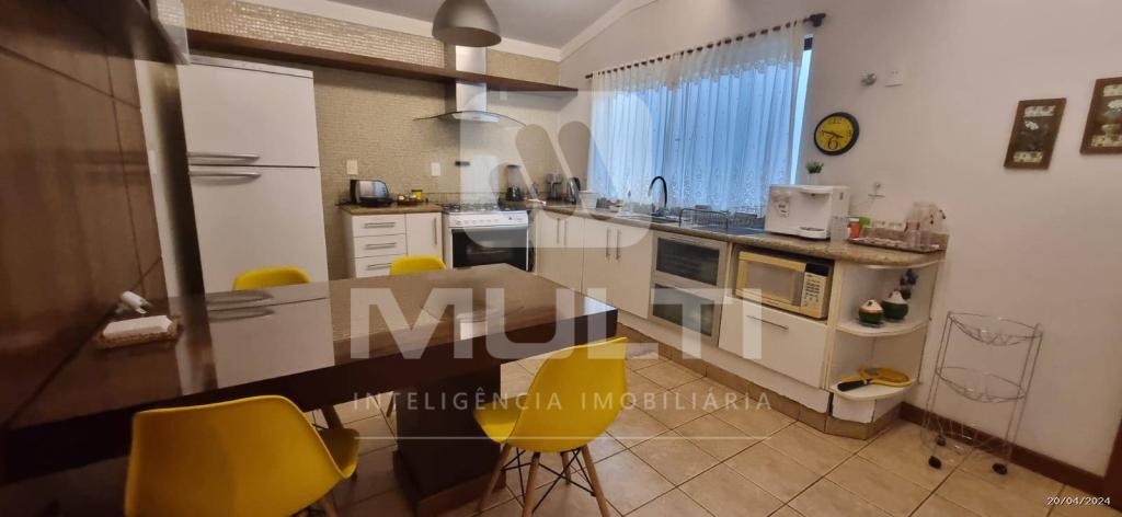 Casa à venda com 4 quartos, 262m² - Foto 7