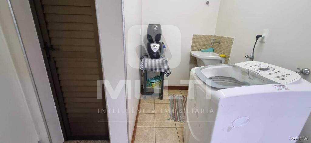 Casa à venda com 4 quartos, 262m² - Foto 8