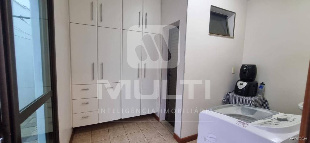 Casa à venda com 4 quartos, 262m² - Foto 11