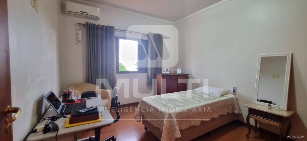 Casa à venda com 4 quartos, 262m² - Foto 13
