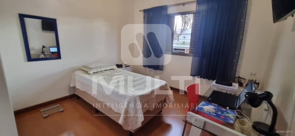 Casa à venda com 4 quartos, 262m² - Foto 14
