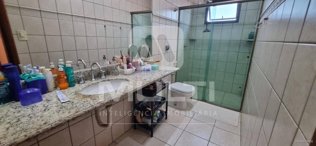 Casa à venda com 4 quartos, 262m² - Foto 19