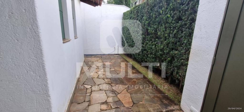 Casa à venda com 4 quartos, 262m² - Foto 25