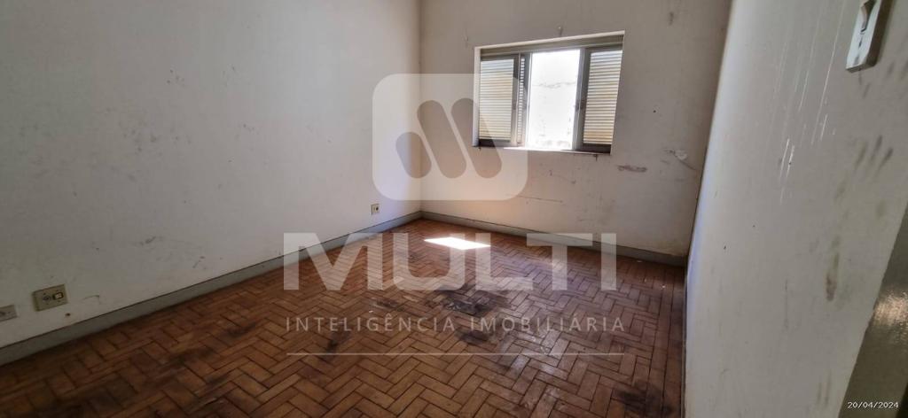 Casa à venda com 3 quartos, 166m² - Foto 4