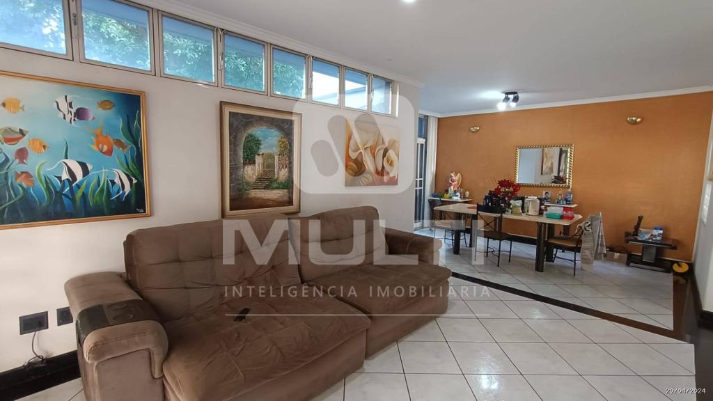 Casa à venda com 3 quartos, 234m² - Foto 2