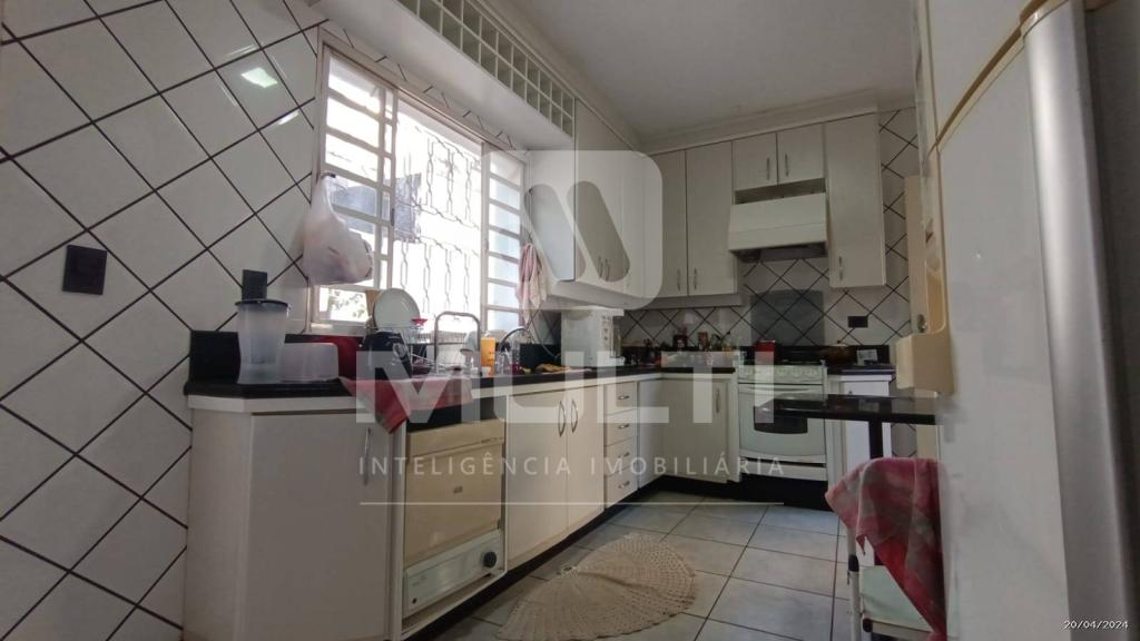 Casa à venda com 3 quartos, 234m² - Foto 5