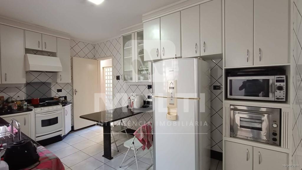 Casa à venda com 3 quartos, 234m² - Foto 6