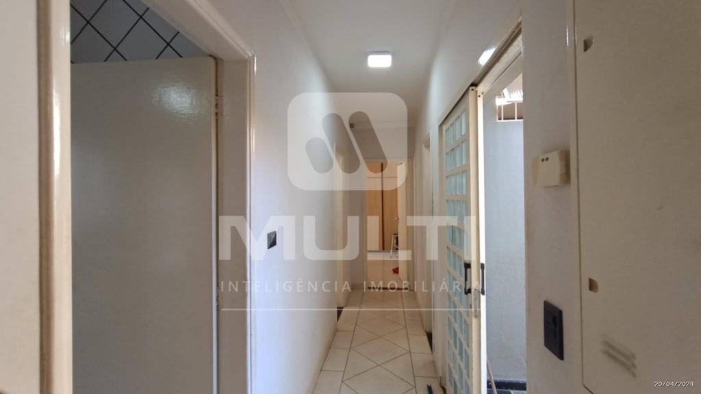 Casa à venda com 3 quartos, 234m² - Foto 7