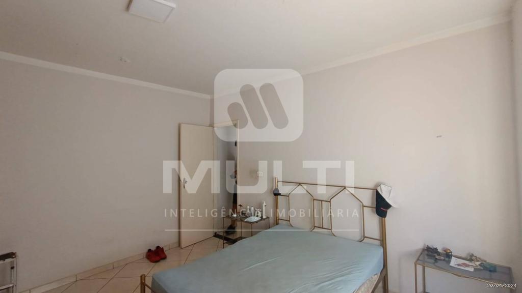Casa à venda com 3 quartos, 234m² - Foto 8