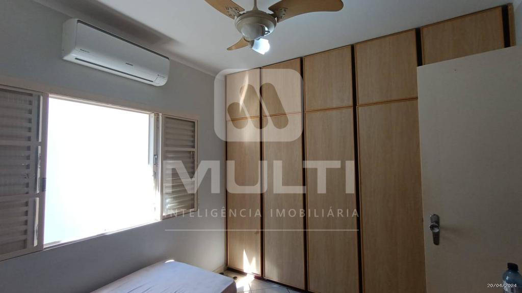 Casa à venda com 3 quartos, 234m² - Foto 10