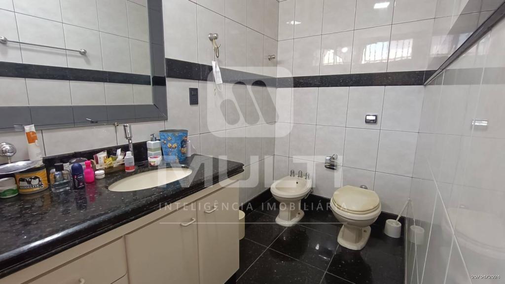 Casa à venda com 3 quartos, 234m² - Foto 11