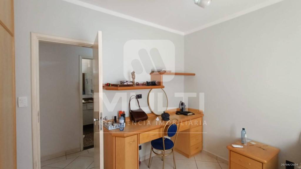 Casa à venda com 3 quartos, 234m² - Foto 14