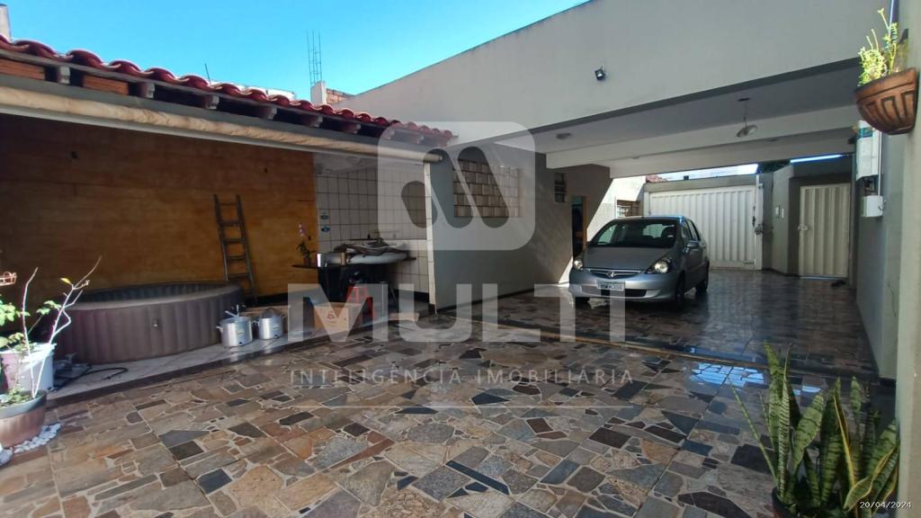 Casa à venda com 3 quartos, 234m² - Foto 16