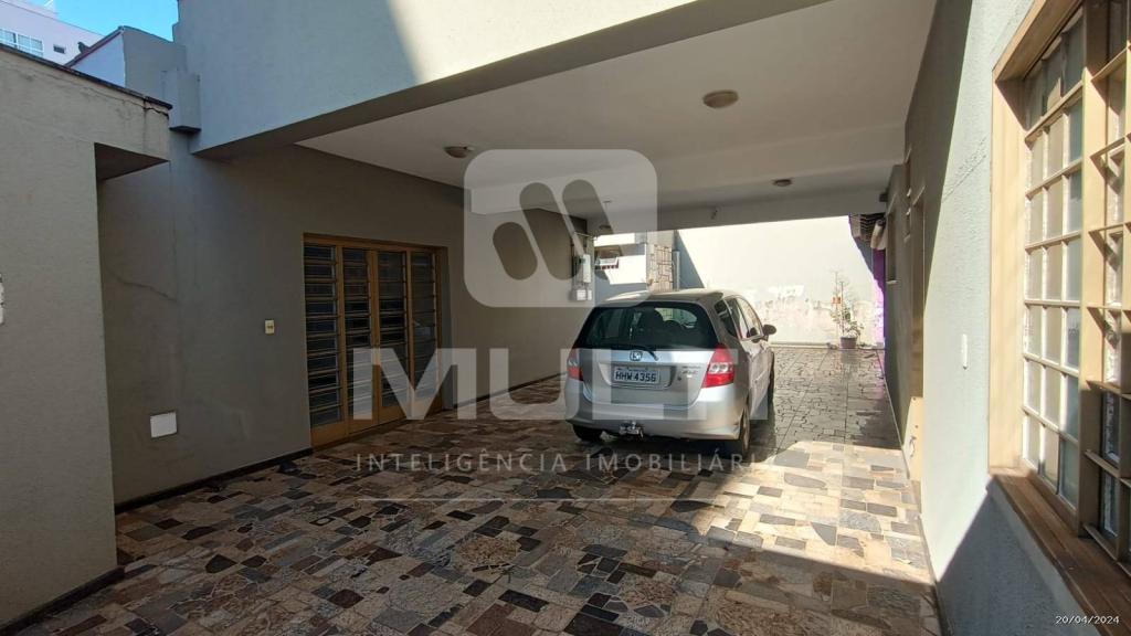 Casa à venda com 3 quartos, 234m² - Foto 18