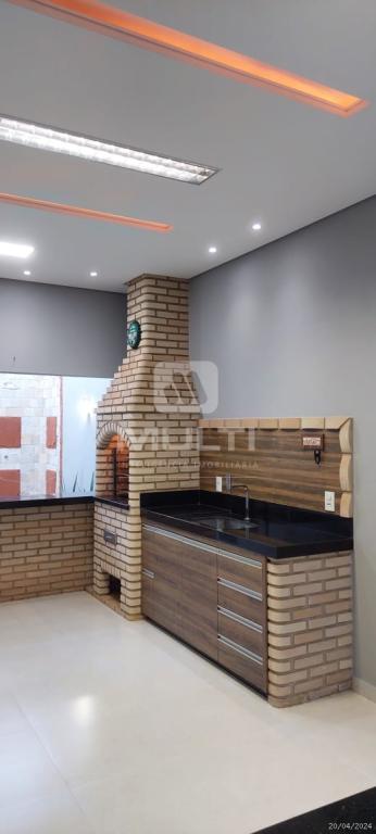 Casa à venda com 3 quartos, 186m² - Foto 1