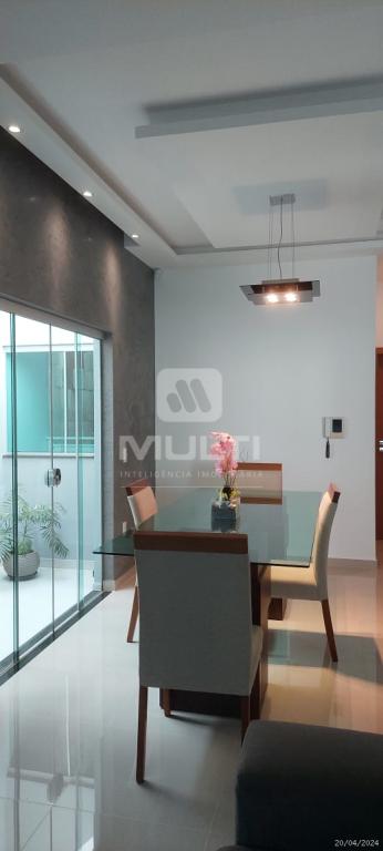 Casa à venda com 3 quartos, 186m² - Foto 7
