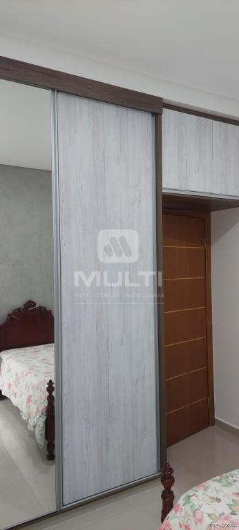 Casa à venda com 3 quartos, 186m² - Foto 11