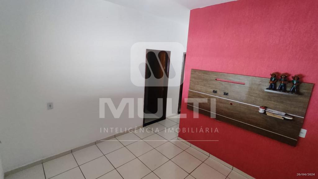 Casa à venda com 3 quartos, 151m² - Foto 2
