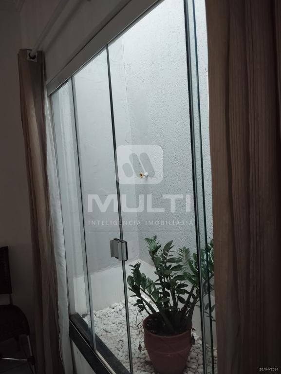 Casa à venda com 3 quartos, 200m² - Foto 3