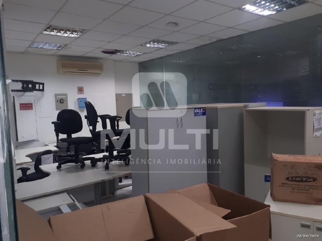 Prédio Inteiro à venda com 1 quarto, 640m² - Foto 8