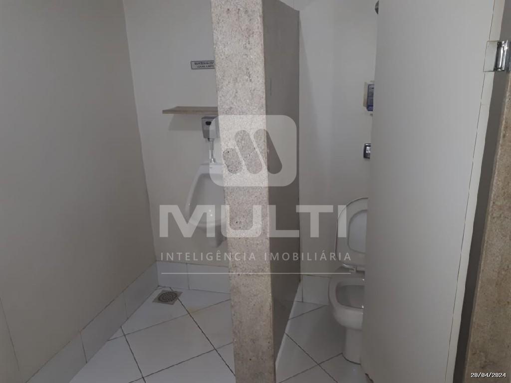Prédio Inteiro à venda com 1 quarto, 640m² - Foto 9