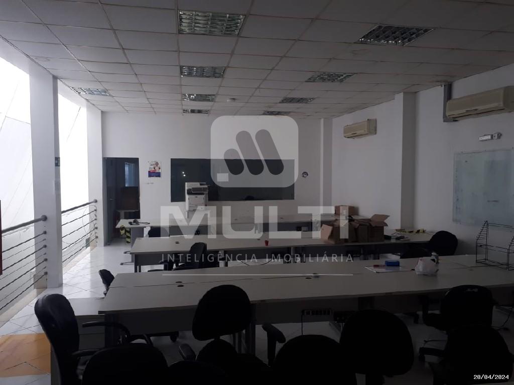 Prédio Inteiro à venda com 1 quarto, 640m² - Foto 12