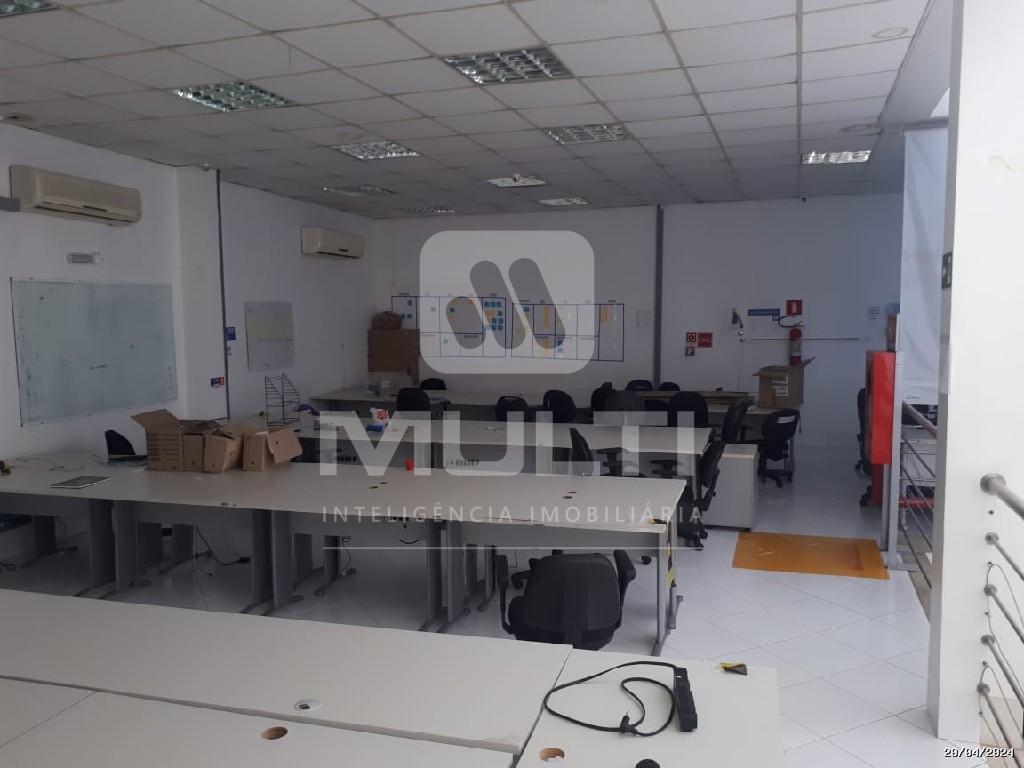 Prédio Inteiro à venda com 1 quarto, 640m² - Foto 13