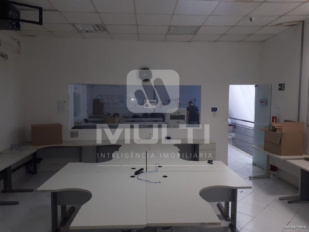 Prédio Inteiro à venda com 1 quarto, 640m² - Foto 14