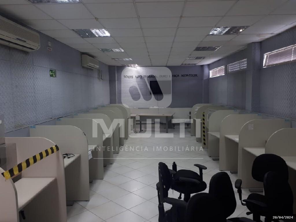 Prédio Inteiro à venda com 1 quarto, 640m² - Foto 16