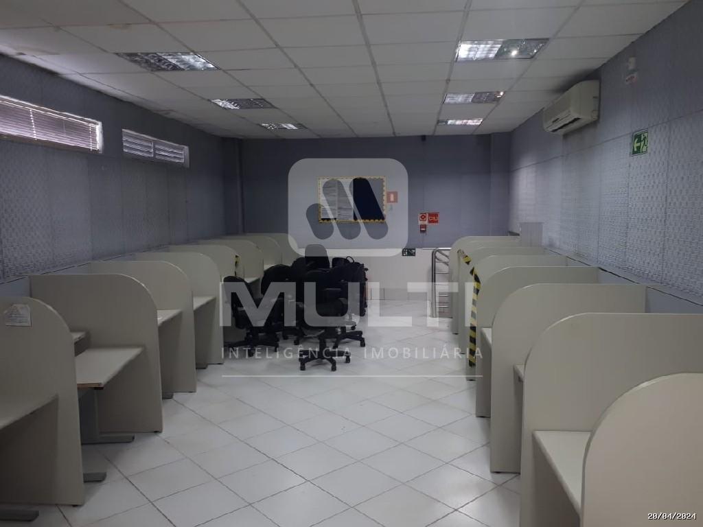 Prédio Inteiro à venda com 1 quarto, 640m² - Foto 17