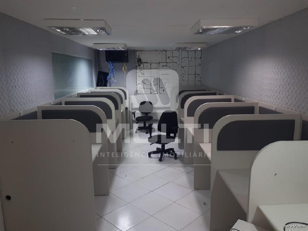 Prédio Inteiro à venda com 1 quarto, 640m² - Foto 19