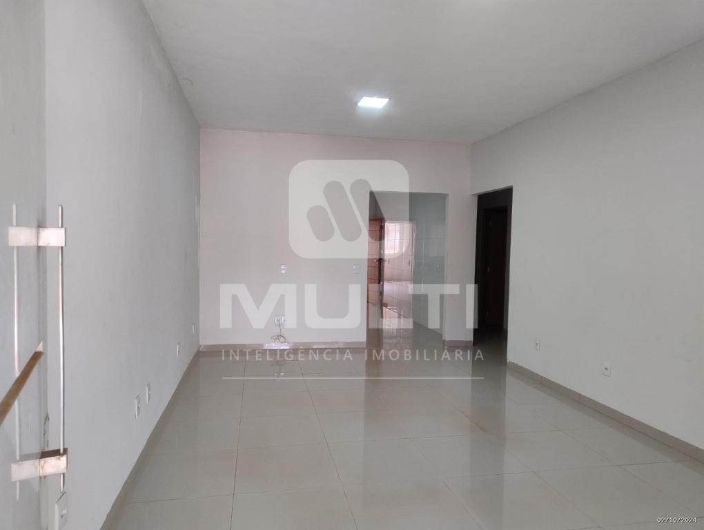 Chácara à venda com 3 quartos, 200m² - Foto 1