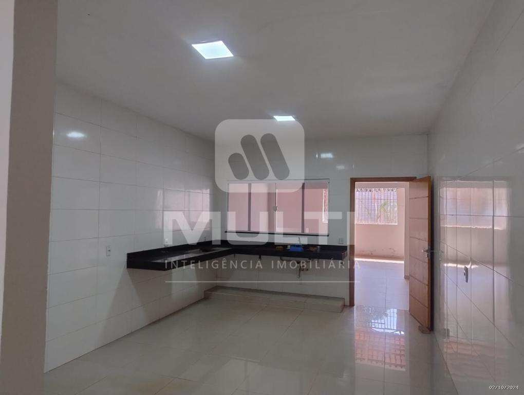 Chácara à venda com 3 quartos, 200m² - Foto 3