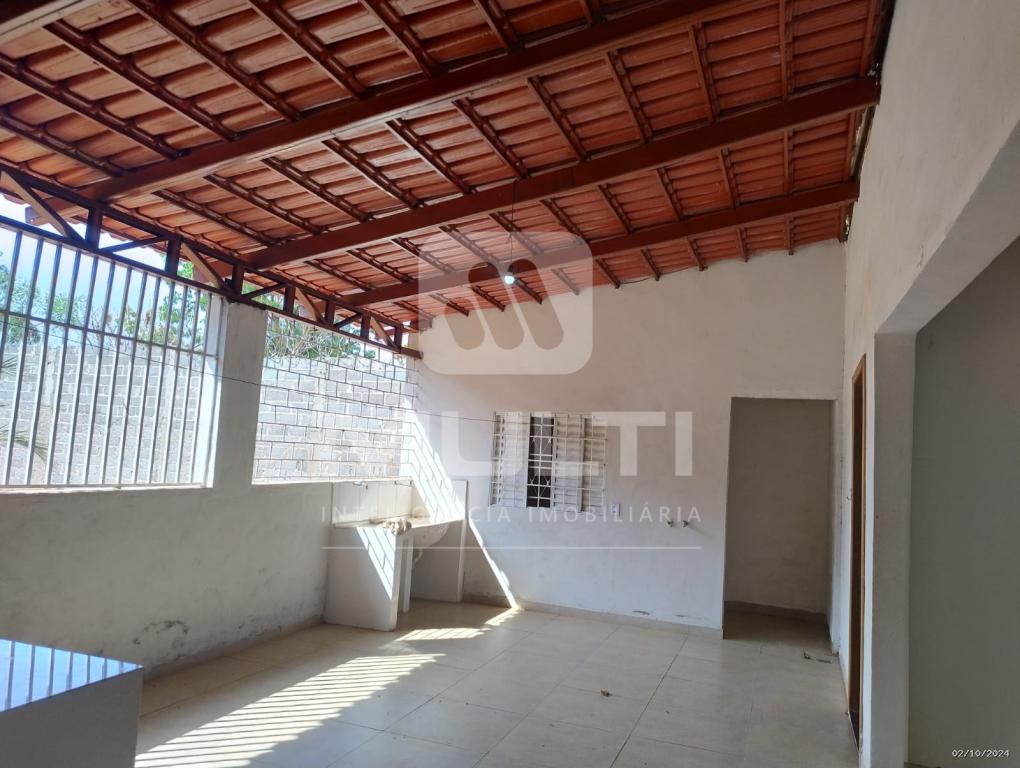 Chácara à venda com 3 quartos, 200m² - Foto 4