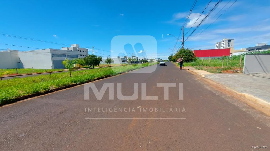 Prédio Inteiro à venda com 1 quarto, 75m² - Foto 2