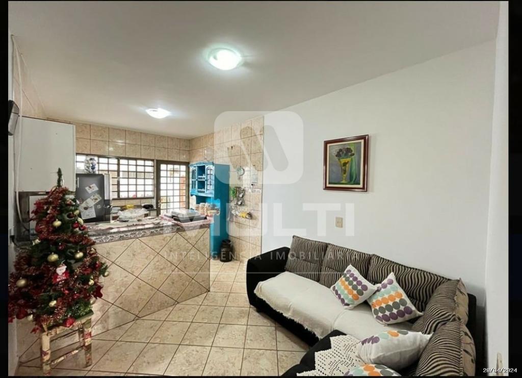 Casa à venda com 4 quartos, 162m² - Foto 2