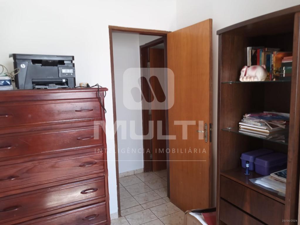 Casa à venda com 4 quartos, 162m² - Foto 9