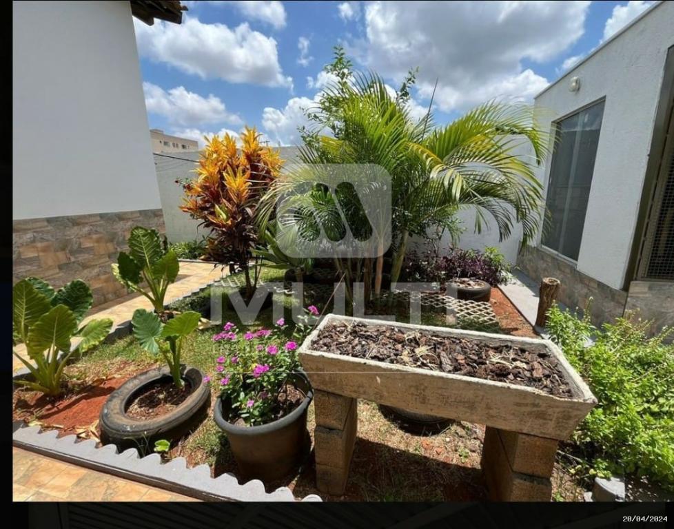 Casa à venda com 4 quartos, 162m² - Foto 13