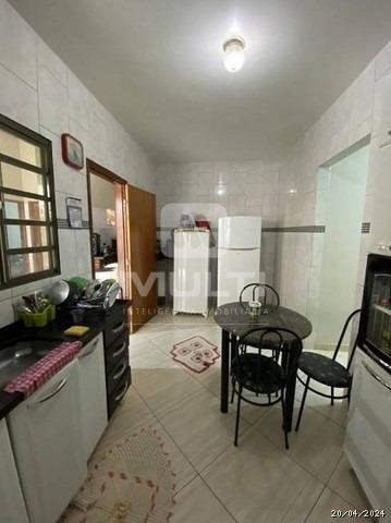 Casa, 5 quartos, 225 m² - Foto 2