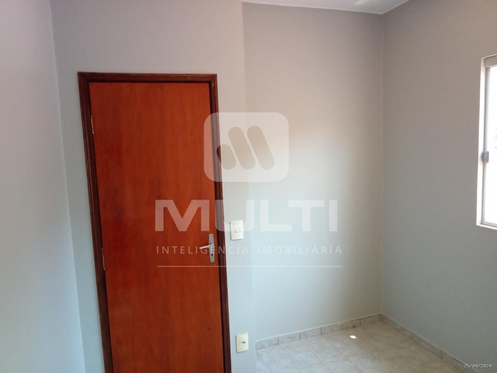 Casa à venda com 2 quartos, 100m² - Foto 2