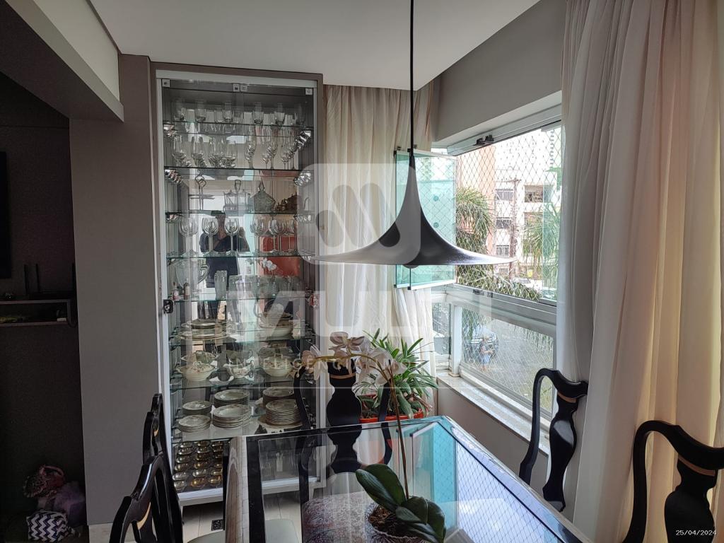 Apartamento à venda com 3 quartos, 90m² - Foto 1