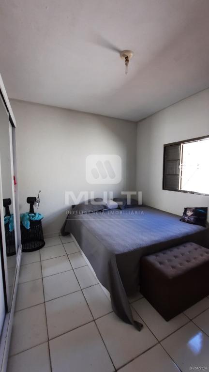 Casa à venda com 3 quartos, 70m² - Foto 9