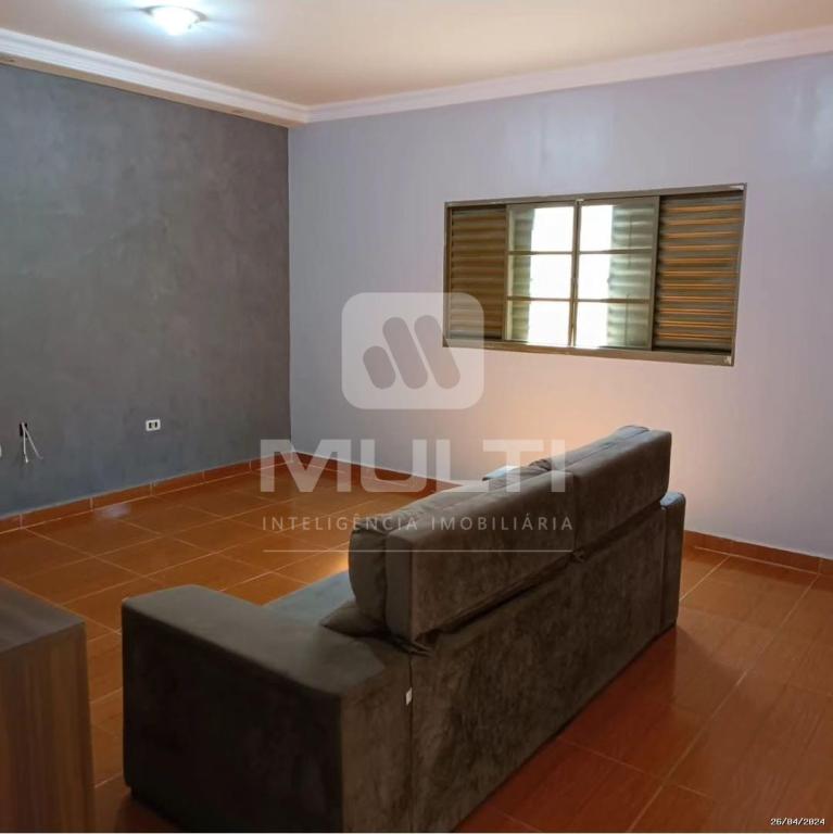 Casa à venda com 3 quartos, 180m² - Foto 1