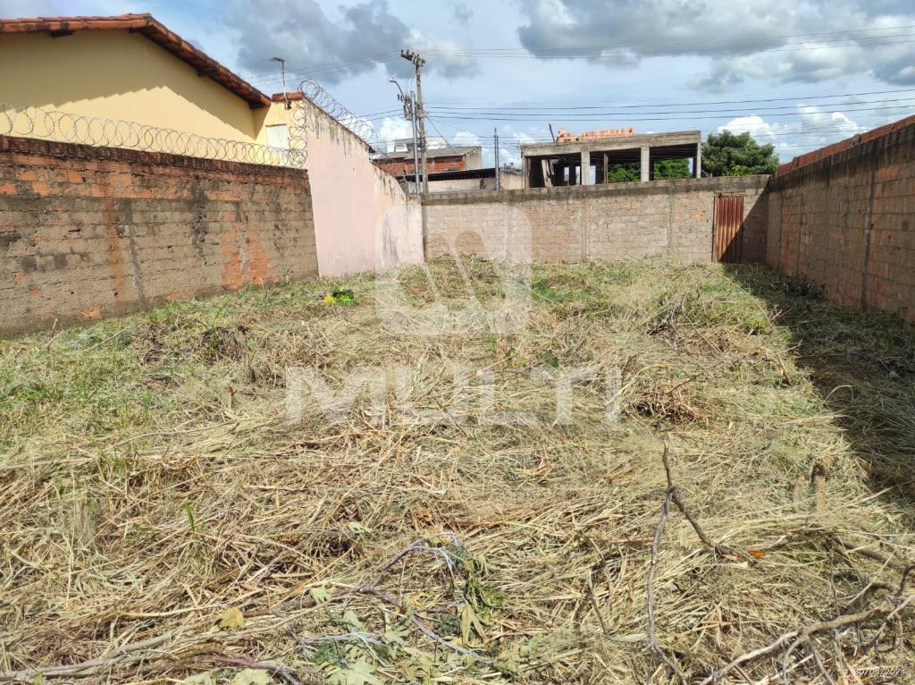 Terreno à venda com 1 quarto, 352m² - Foto 8
