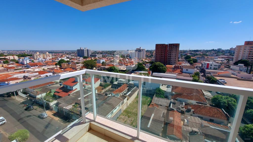 Apartamento à venda com 3 quartos, 208m² - Foto 2